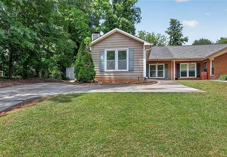 1929 Cooper Landing Dr SE — Photo 1