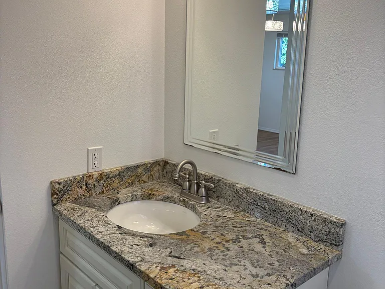 110 NW 39th St #3 — Photo 5