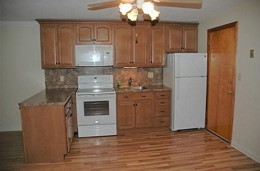 5th image of 50 Danbury Dr APT 13
