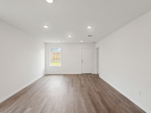 4th image of 11634 Ruffian Dr