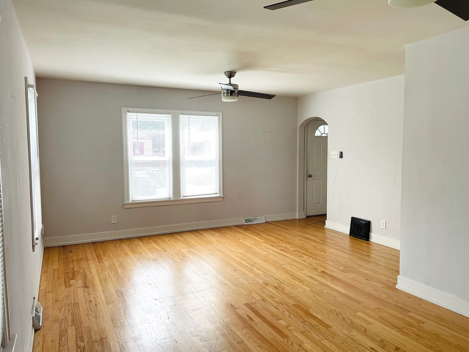2 bed, 1050 sqft, $1,750 — Photo 4