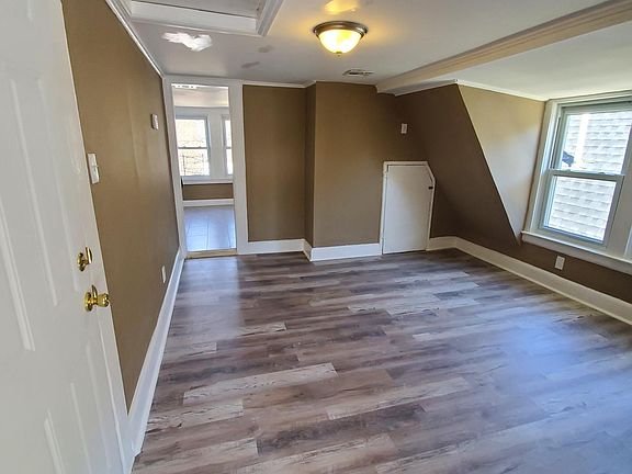4th image of 477 Nye Ave APT 3