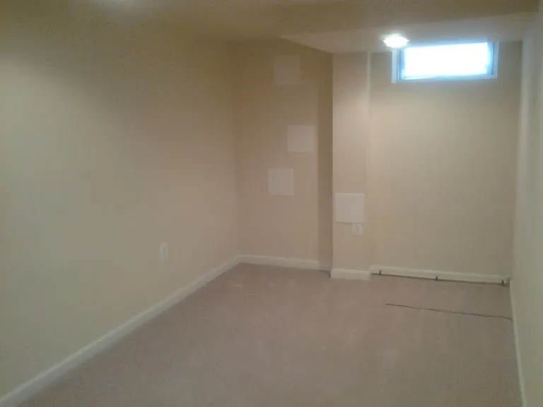 8516 Potomac Ave — Photo 11