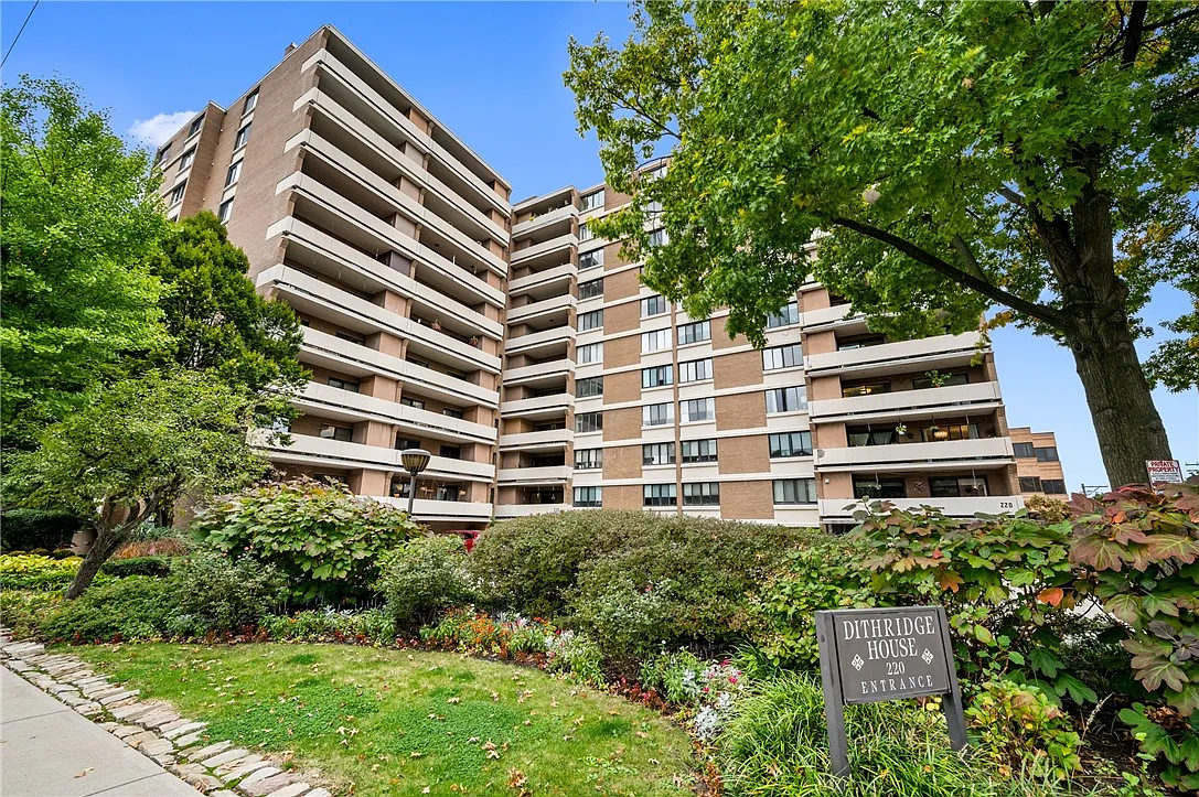 220 N Dithridge St APT 1006 photo 1