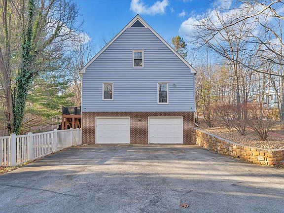 3rd image of 1766 Laurel Mountain Dr