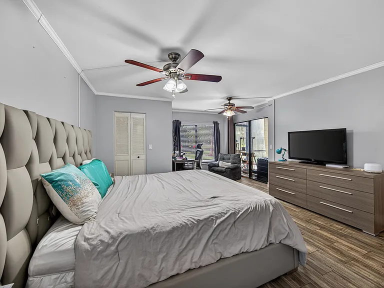 2200 S Cypress Bend Dr #101 — Photo 18