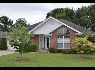 3504 Mockingbird Ln, Rogers, AR 72756