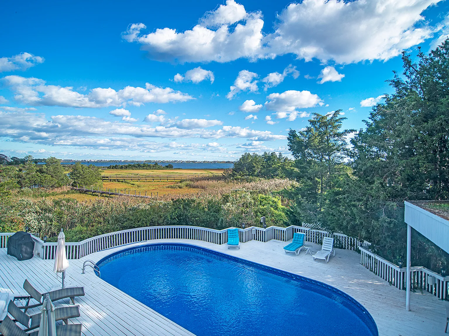 Spectacular Water Views & Heated Pool — Photo 3