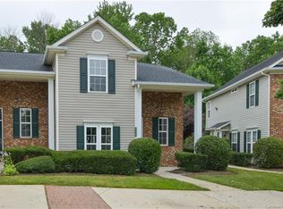 8729 Cinnabay Dr, Charlotte, NC 28216