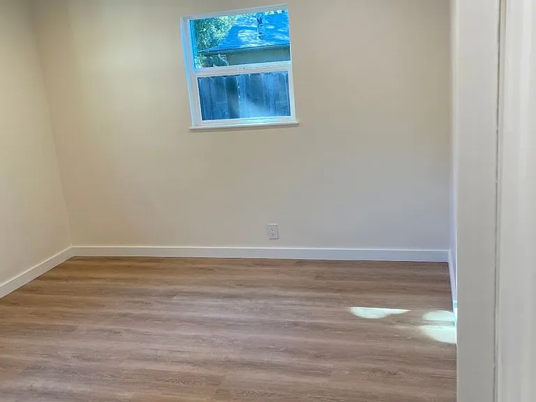 256 N Alvarado St — Photo 5