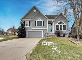 2311 W Trail Dr, Olathe, KS 66061