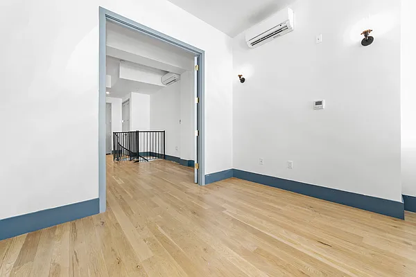 Rented by MNS | media 22