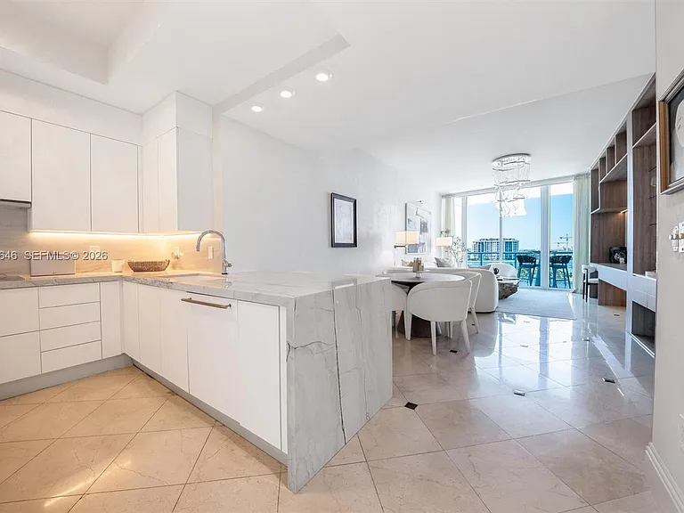 100 S Pointe Dr #702 — Photo 13