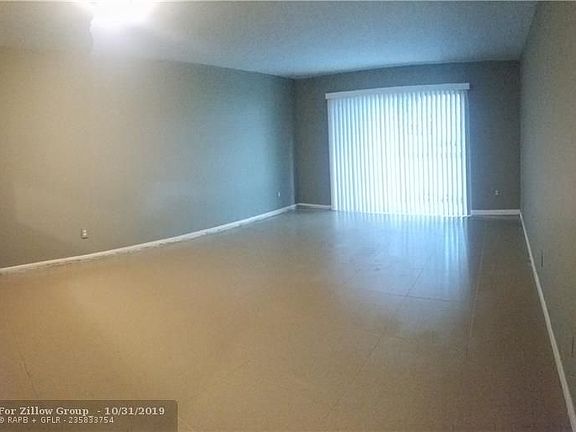 5th image of 15201 NE 6th Ave APT C105
