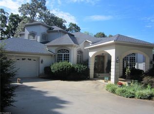 2383 Riverside Dr, Lexington, NC 27292