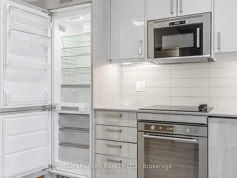 77 Mutual St #611 — Photo 18