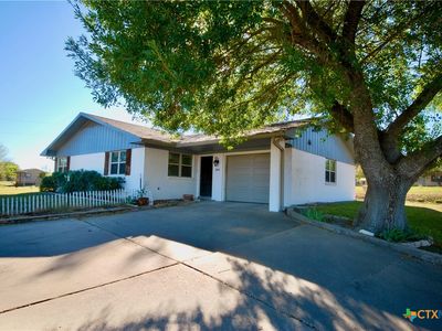 500 S Lavaca St, Moulton, TX, 77975