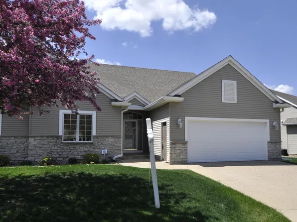 2302 Coral Ct NE, Rochester, MN 55906