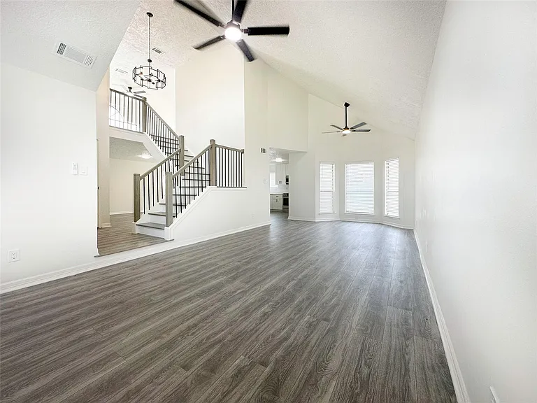 9843 Stableway Dr — Photo 6