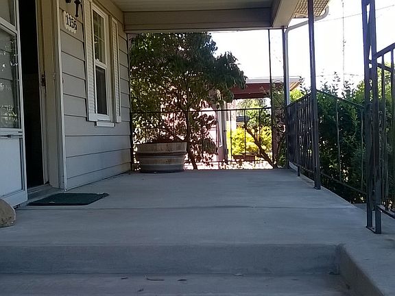 Access to front porch from driveway