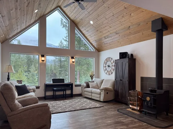 33 Graves Creek Loop, Thompson Falls, MT 59873