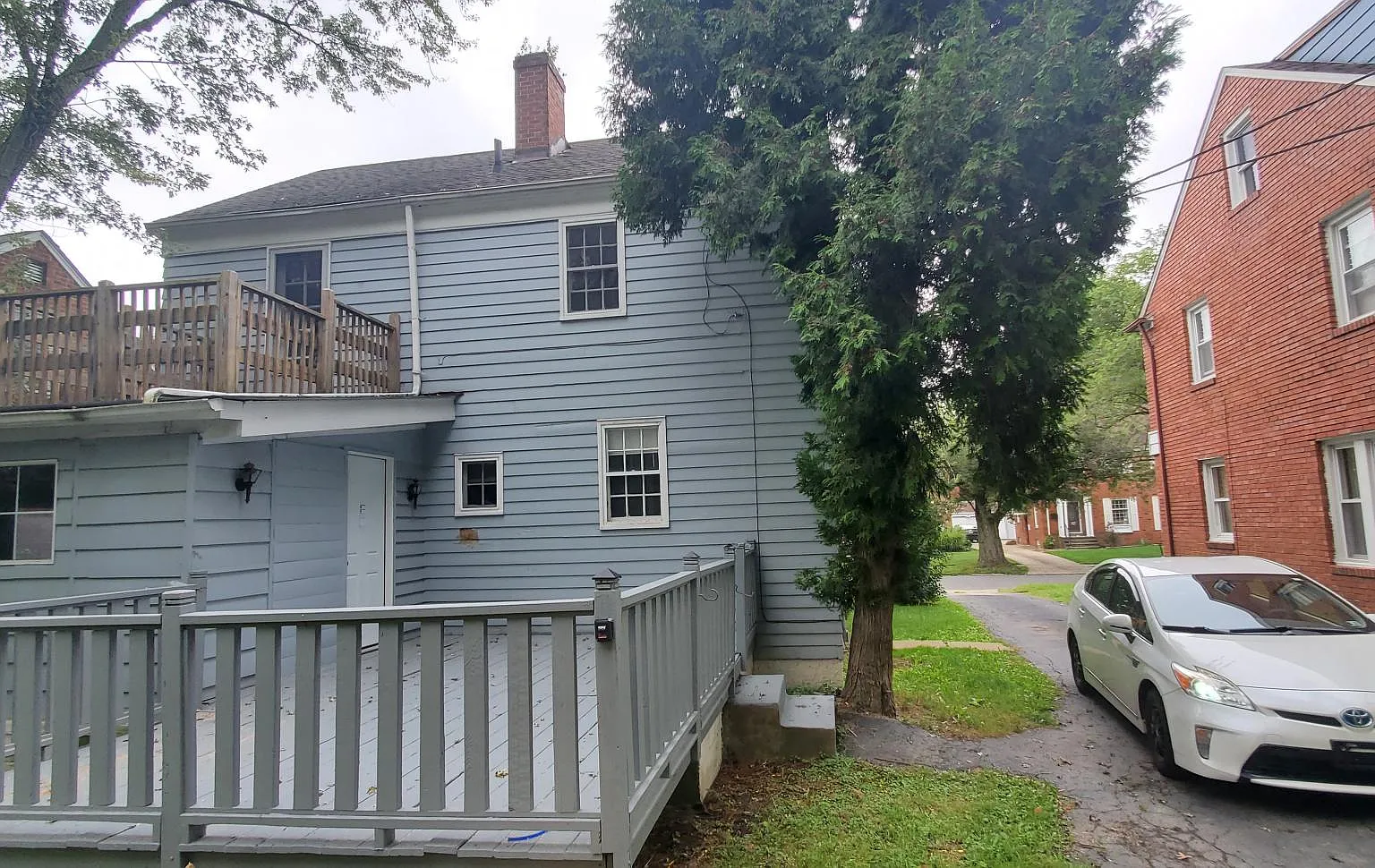 3 bed, 1.5 bath, 1350 sqft, $1,750 — Photo 2