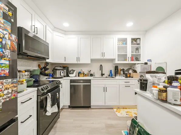 1420 Westgate Drive image 6 of 19