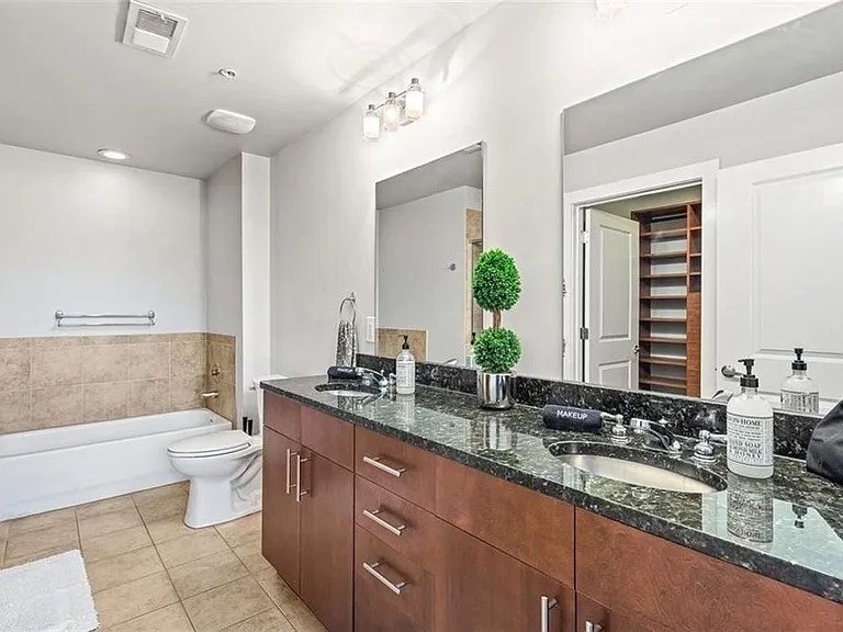 1261 Caroline St #111 — Photo 10