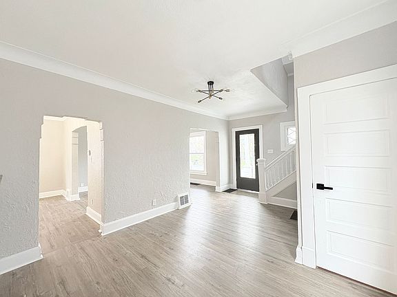 5th image of 163 Dale St