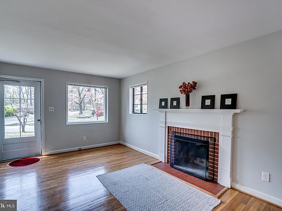 5th image of 3151 Norfolk Ln