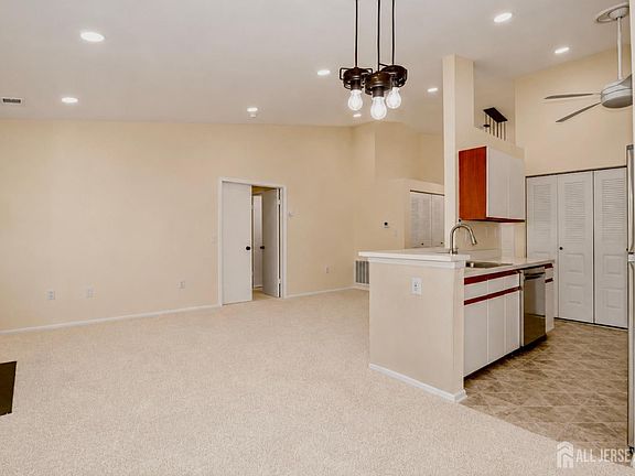3rd image of 5143 Beech Ct
