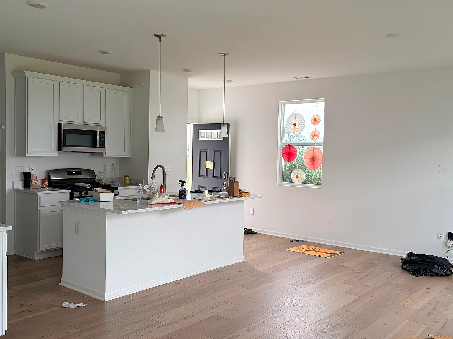 3 bed, 2.5 bath, 1508 sqft, $2,700 — Photo 1