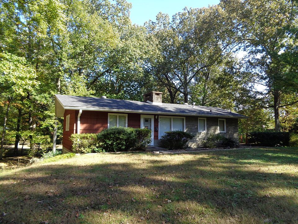 1st image of 9 W Hillcrest Dr