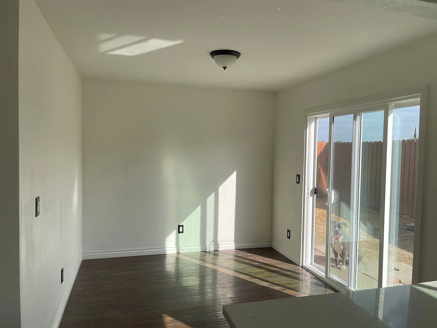 3 bed, 1.5 bath, 1236 sqft, $3,560 — Photo 2