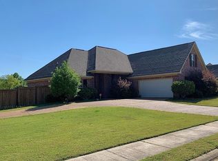 301 Gladeview Pl, Brandon, MS 39047