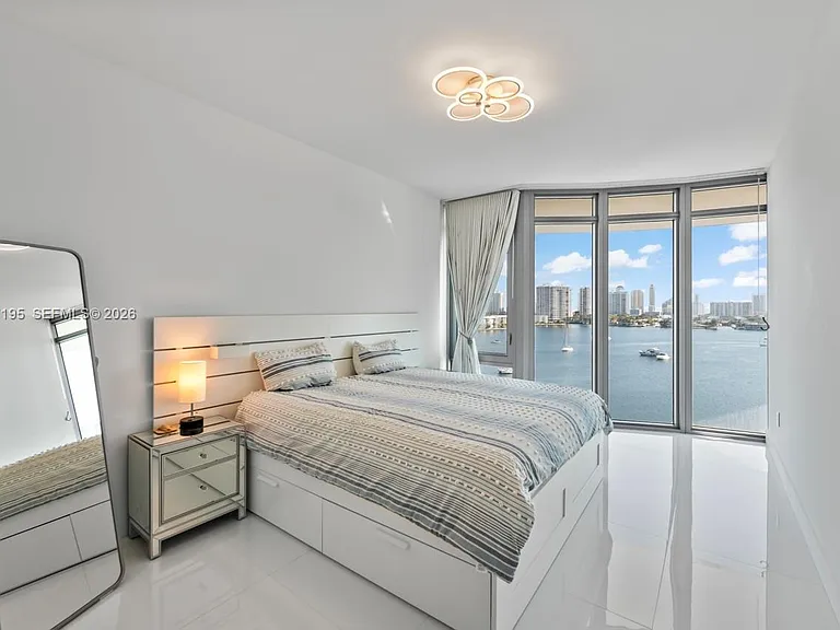 17301 Biscayne Blvd #811 — Photo 31