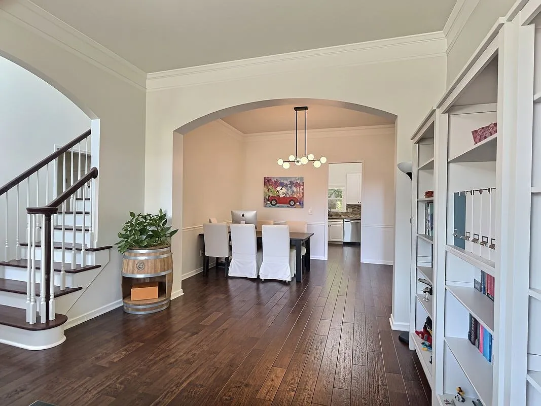 4 bed, 3.0 bath, 2752 sqft, $3,390 — Photo 2