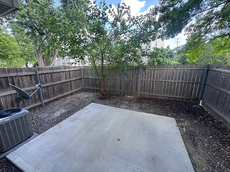 W 108th Pl — Photo 21