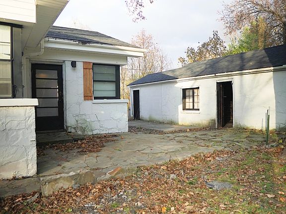 5th image of 217 E Vine St