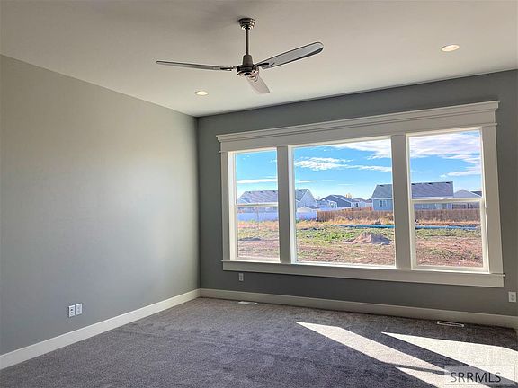 3rd image of 3663 Ventura Ave