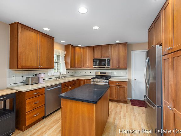 3rd image of 6301 Bechalla Dr SE
