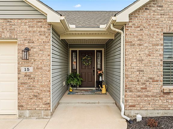3rd image of 15 Ash Knoll Dr