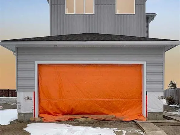 11402 S 107th Ave, Grande Prairie, AB T8V 6L7