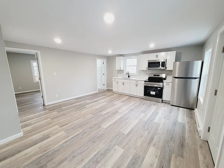 1112 Bedford Ave — Photo 2
