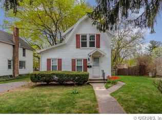 40 Brooklawn Dr, Rochester, NY 14618