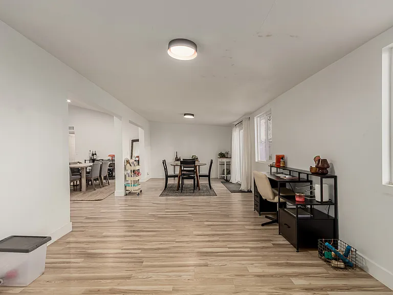 429 S Gaylord — Photo 3