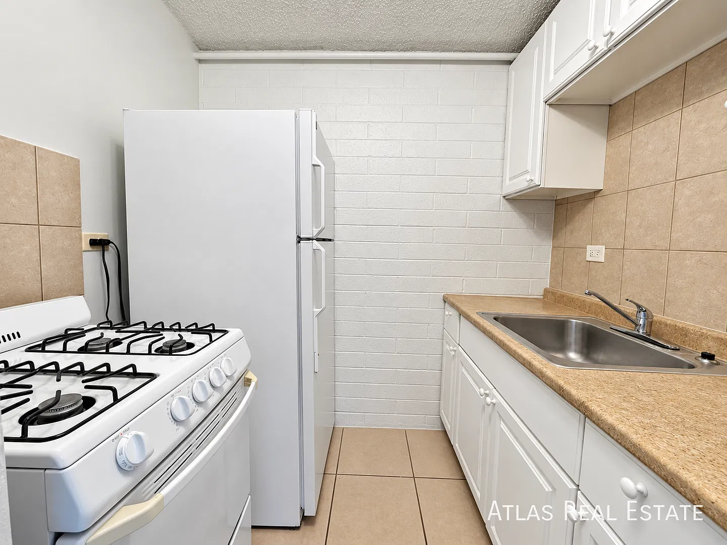 Charming Ground-Floor Studio in North Mountain Comfortable & Convenient! — Photo 4