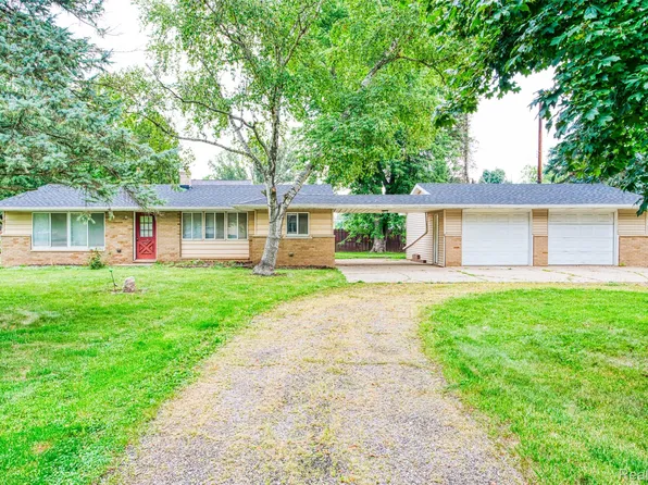 8020 Fairfield Rd, Fowlerville, MI 48836