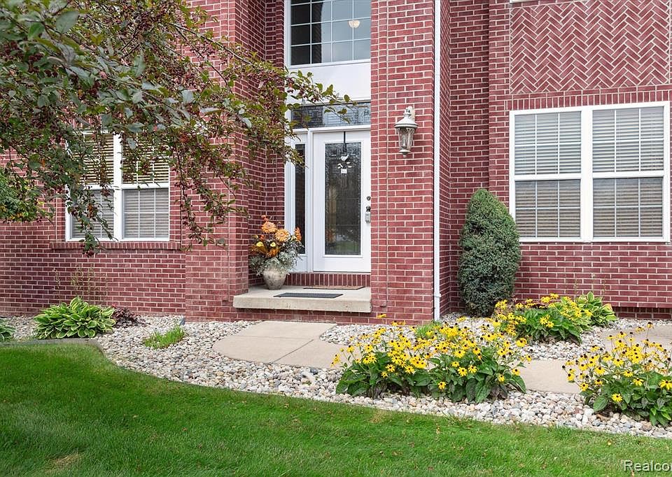 1093 Williamsburg Ct, Williamston, MI 48895 MLS 20230071536 Zillow