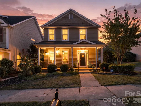 10048 Switchyard Dr, Cornelius, NC 28031